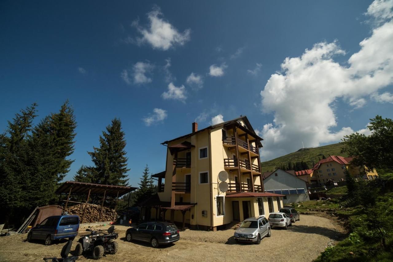 Отель Hotel Muntele Mic Borlova-21