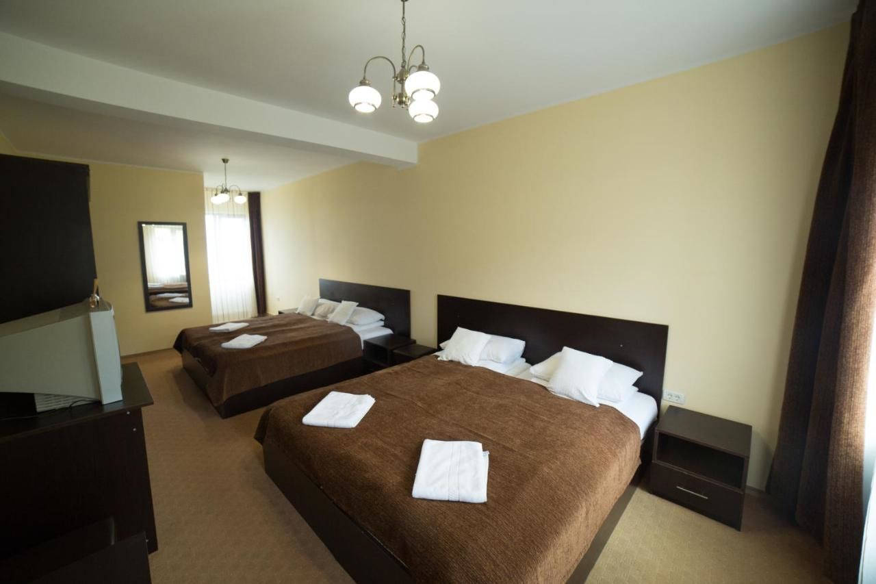 Отель Hotel Muntele Mic Borlova-34