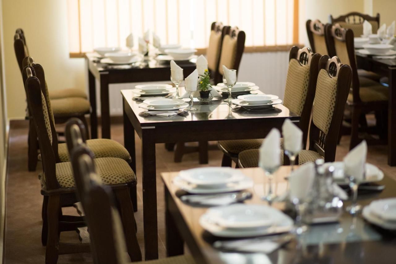 Отель Hotel Muntele Mic Borlova-39