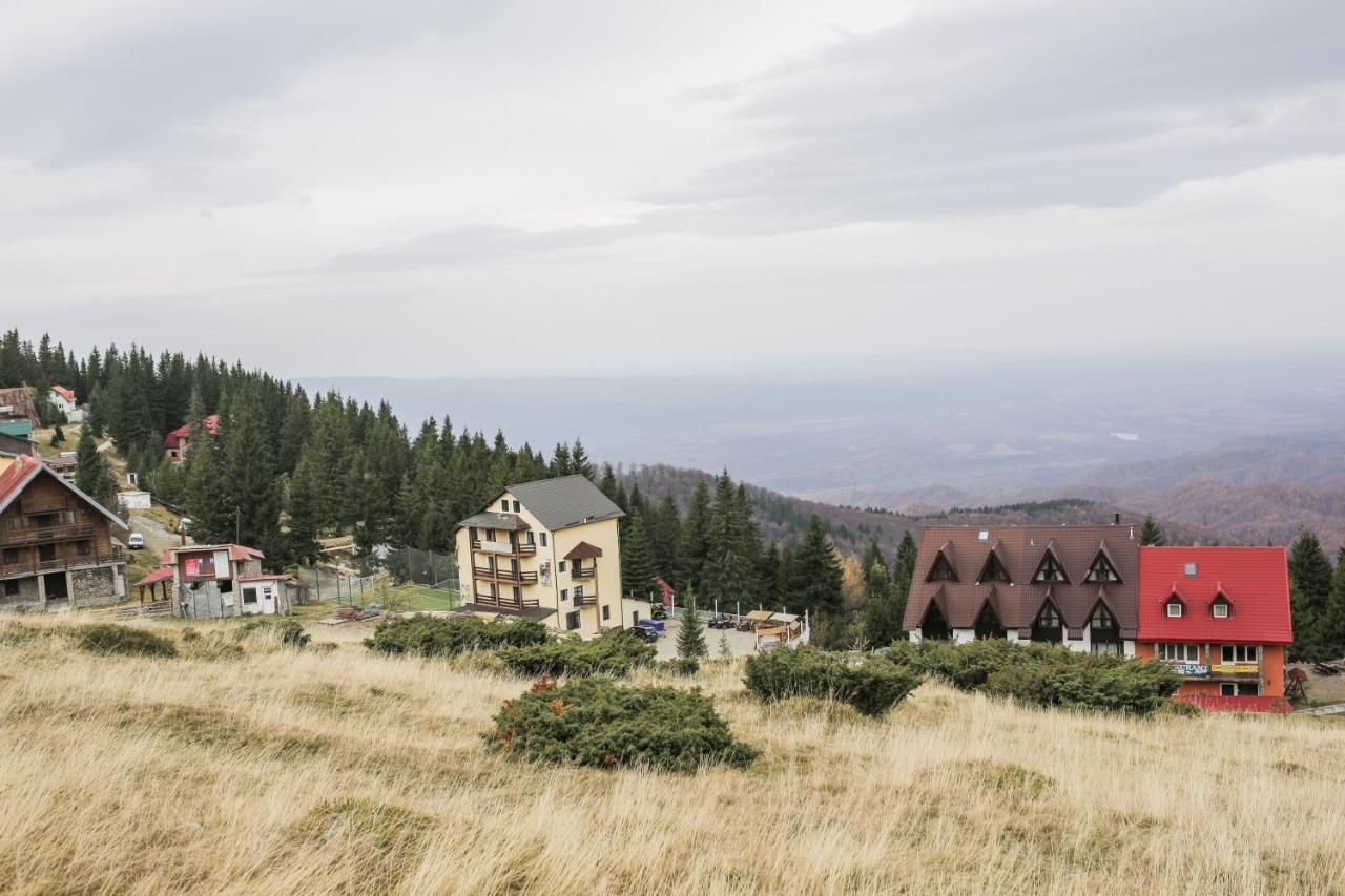 Отель Hotel Muntele Mic Borlova-10